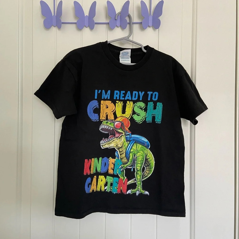 EUC | Kid’s‎ dinosaur kindergarten back to school tshirt — medium